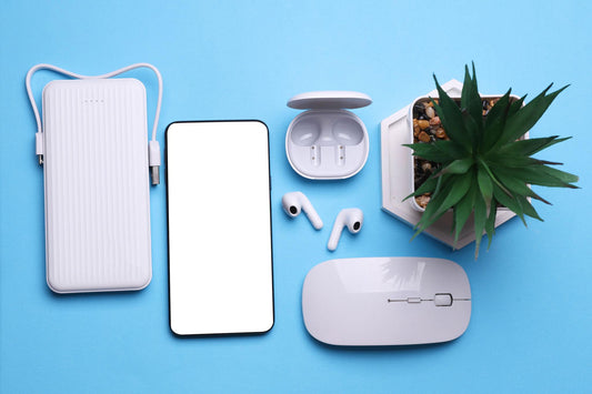 Gadgets modernos para o dia a dia como smartwatch, fones bluetooth e power bank